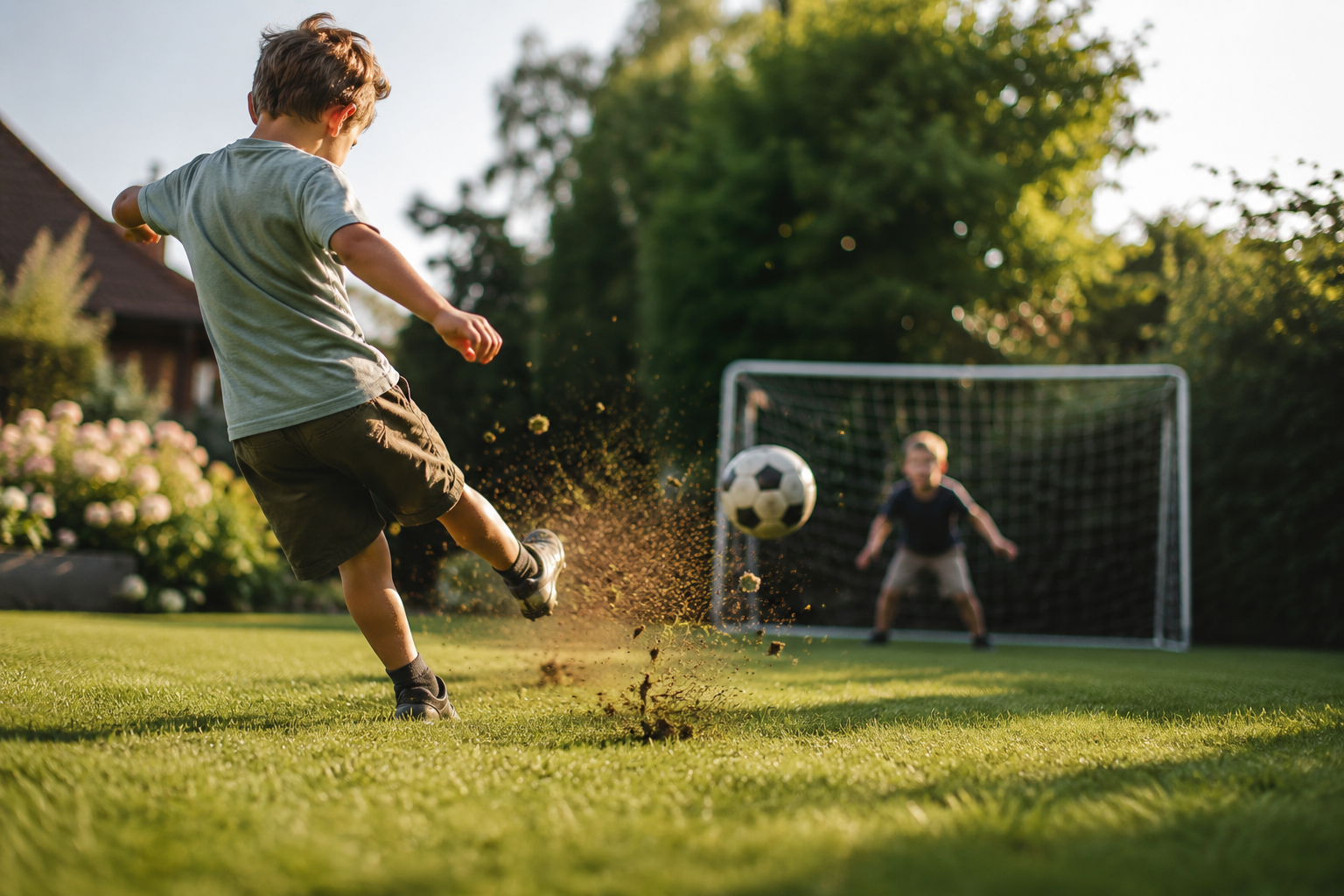 Wann Spiel- & Sportrasen reparieren? Lücken im Rasen schließen