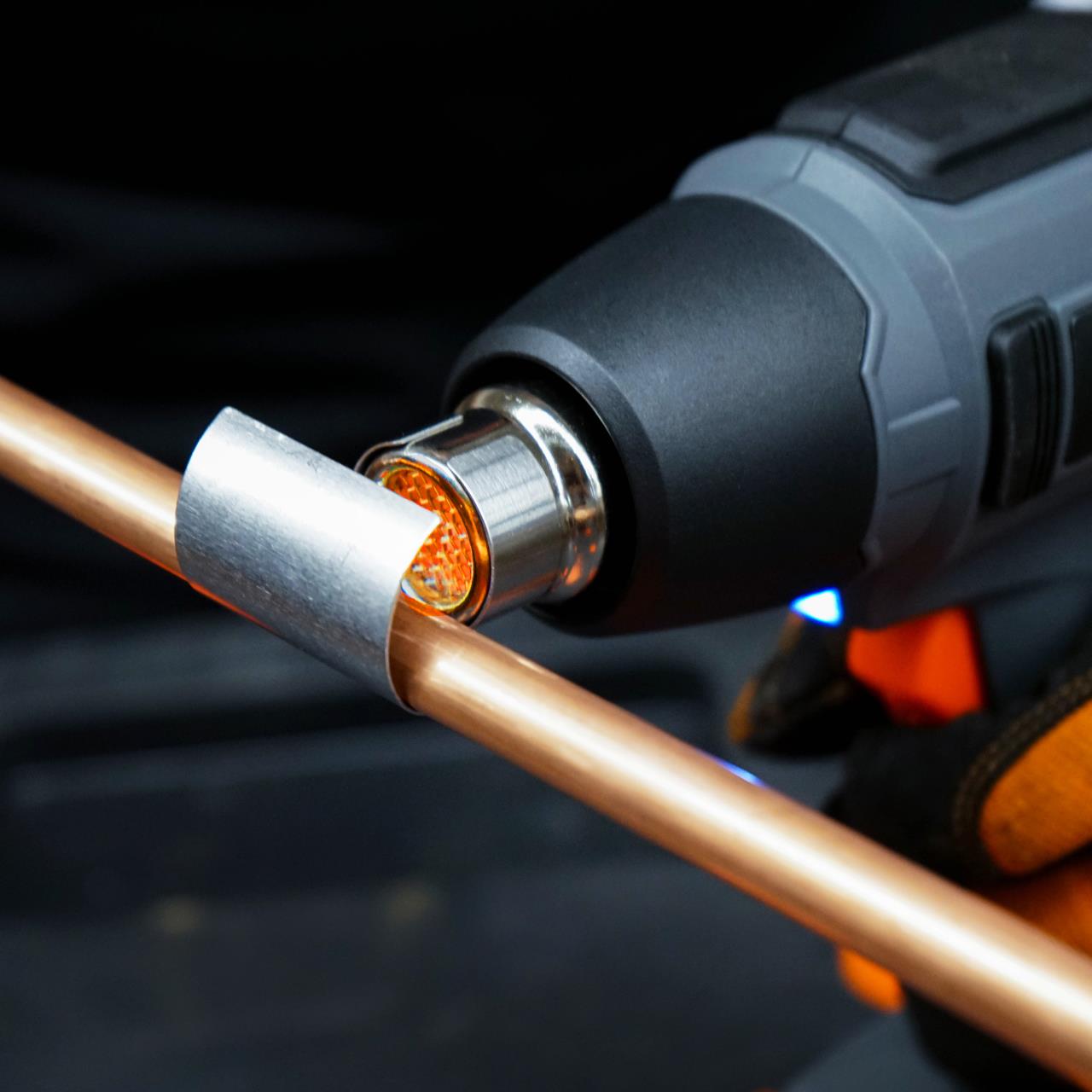 Akumulátorová horkovzdušná pistole FUXTEC 20V FX-E1HLP20 SET s 1 x akumulátorem 2Ah, 1 x nabíjeckou 1A