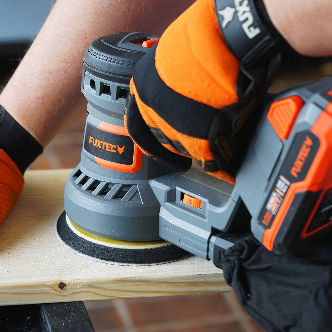 Akumulátorová 20V rotacní bruska FUXTEC FX-E1RS20 bez akumulátoru, bez nabíjecky