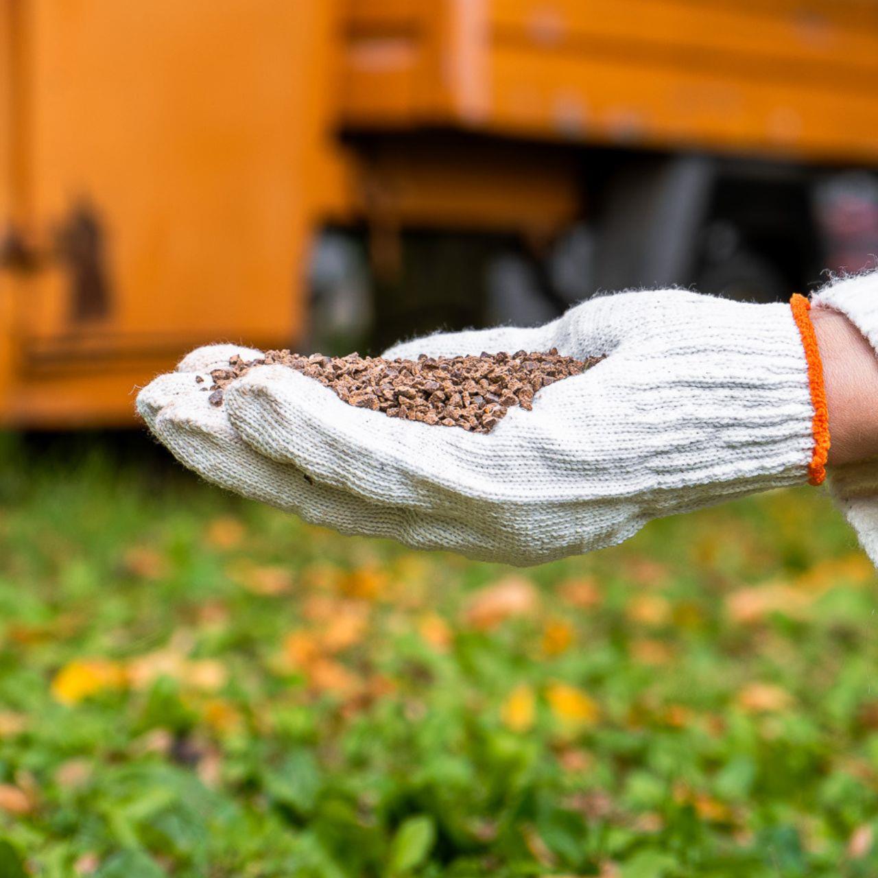 FUXTEC jesenné trávnikové hnojivo FX-RDH5 5 kg na 125 m²