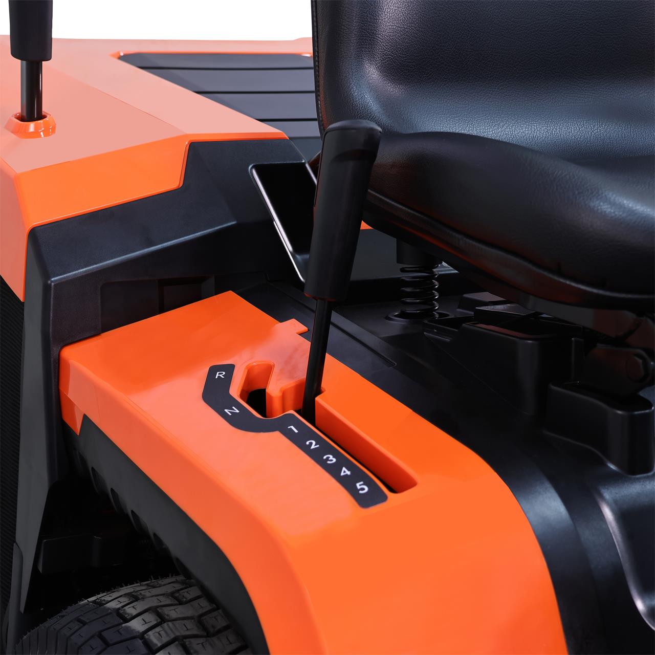 Benzínový travní traktor FUXTEC FX-RMT84M