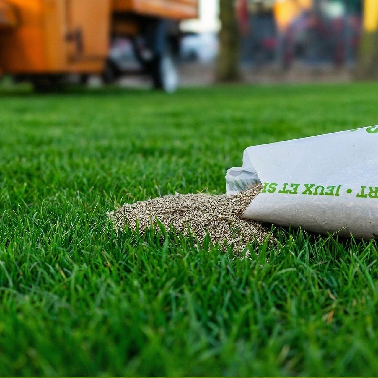 Trávnikové osivo FUXTEC FX-RSSP5 5 kg hracie a športové trávniky